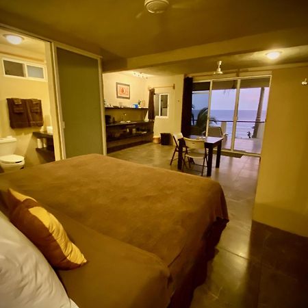 Casablanca Guest House - Adults Only - Starlink Internet! 兹波利特 外观 照片